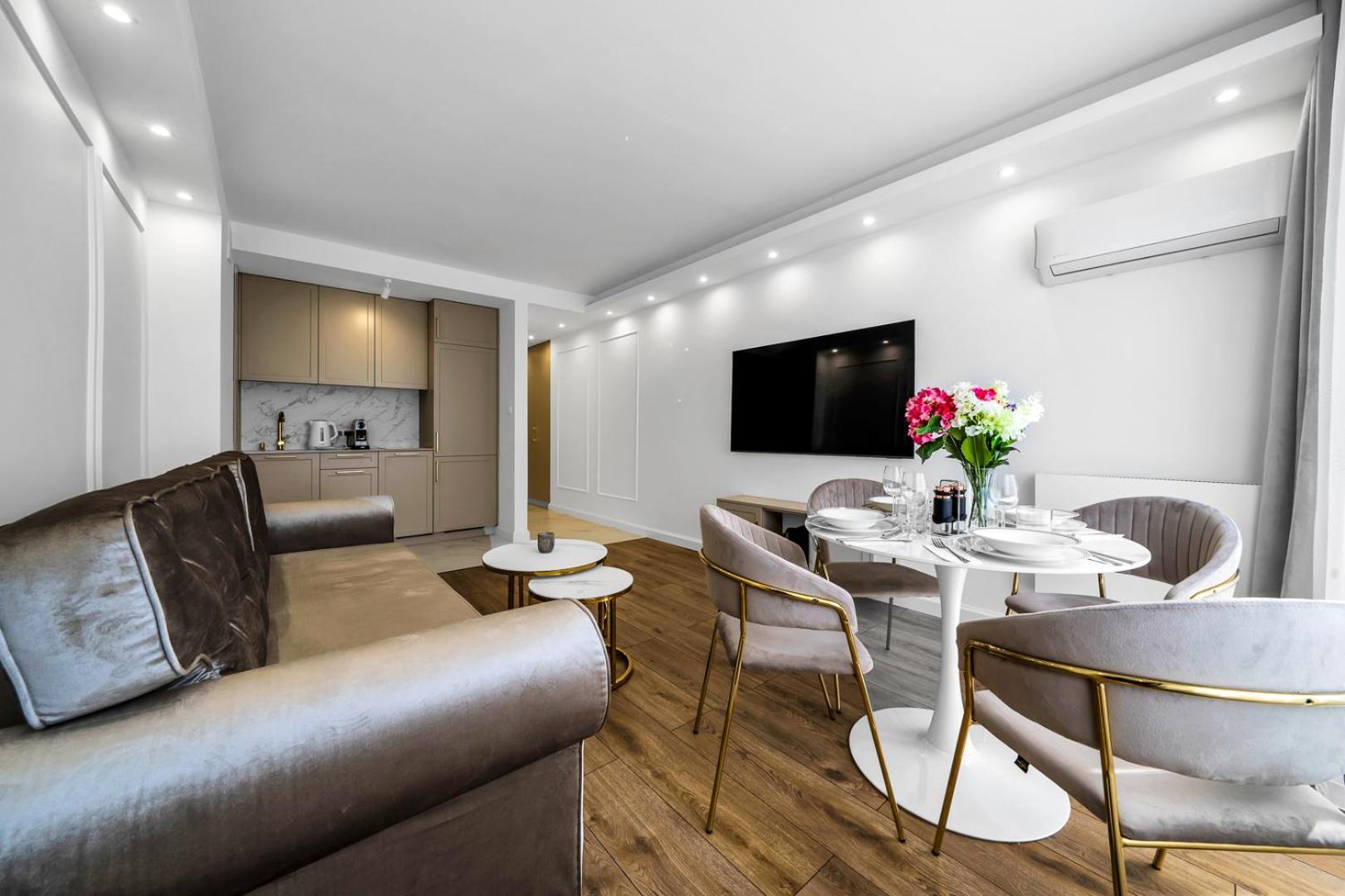 Warsaw Centrum Apartment - Workspace, Balcony - By Rentujemy Zewnętrze zdjęcie